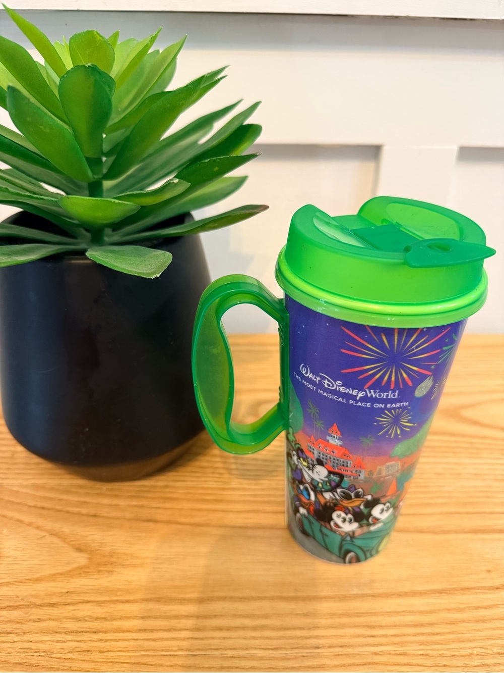 🌿10/$25 • 2024 Walt Disney World Resort Reusable Mug Mickey & Friends- Green